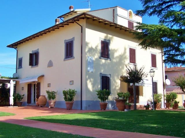 Large detached villa plus annex in Tuscany Ref: ASL01