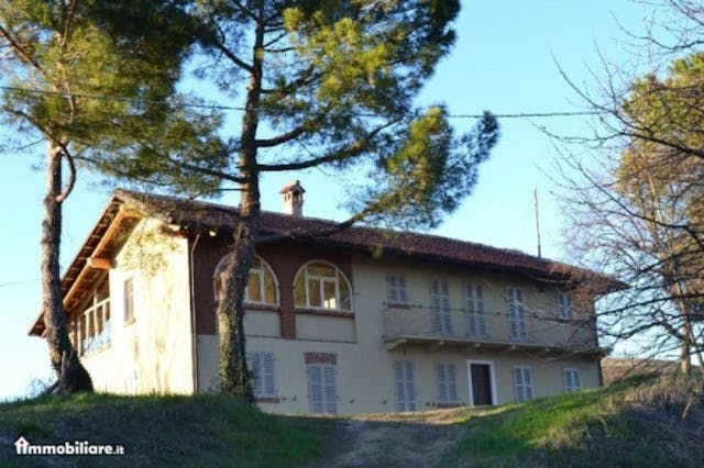 3 bedroom prestigious 800's typical Piedmont country house in Pavarolo, Torino   Ref:40586658